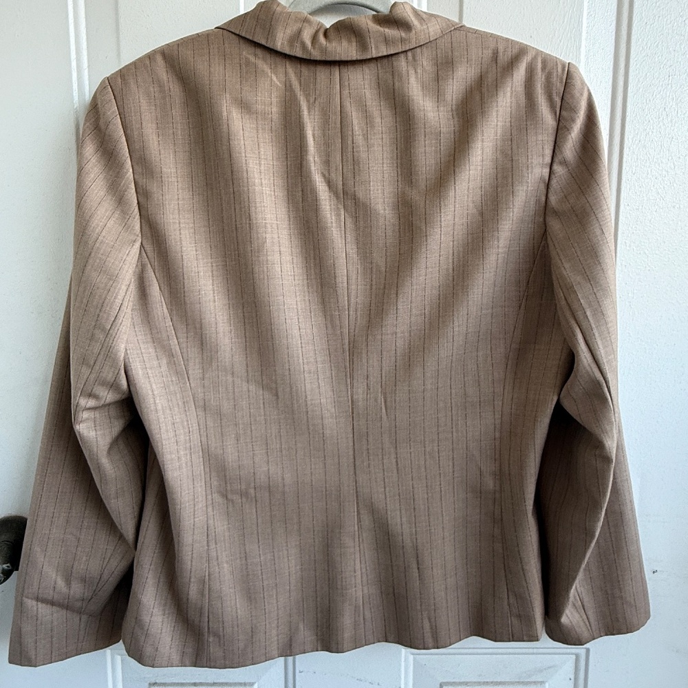 Worthington Pinstripe Pantsuit | Size 16‎ | Brown Beige | Blazer & Pants | - Picture 5 of 15